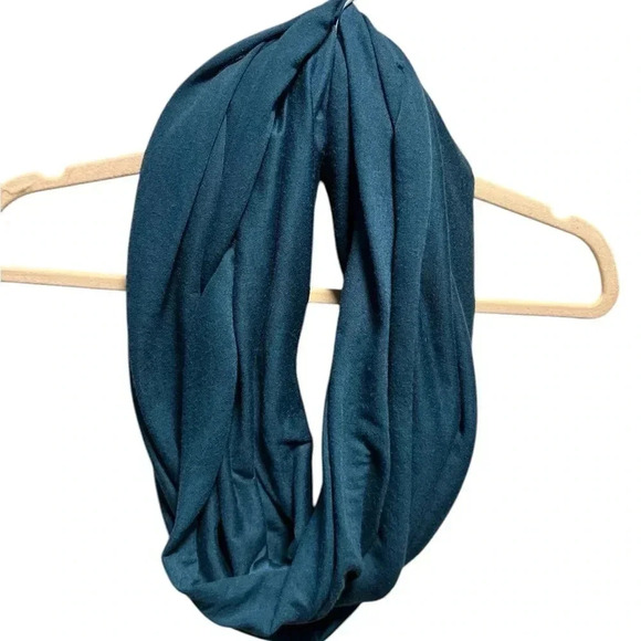 Accessories - Necklush /Circle Scarf /Teal Blue …. New 🌼